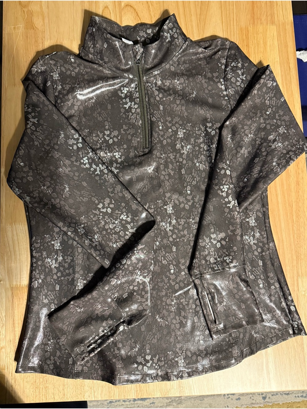 Marika XL metallic print 1/4 front zipper Performance Active Top Thumb Holes.